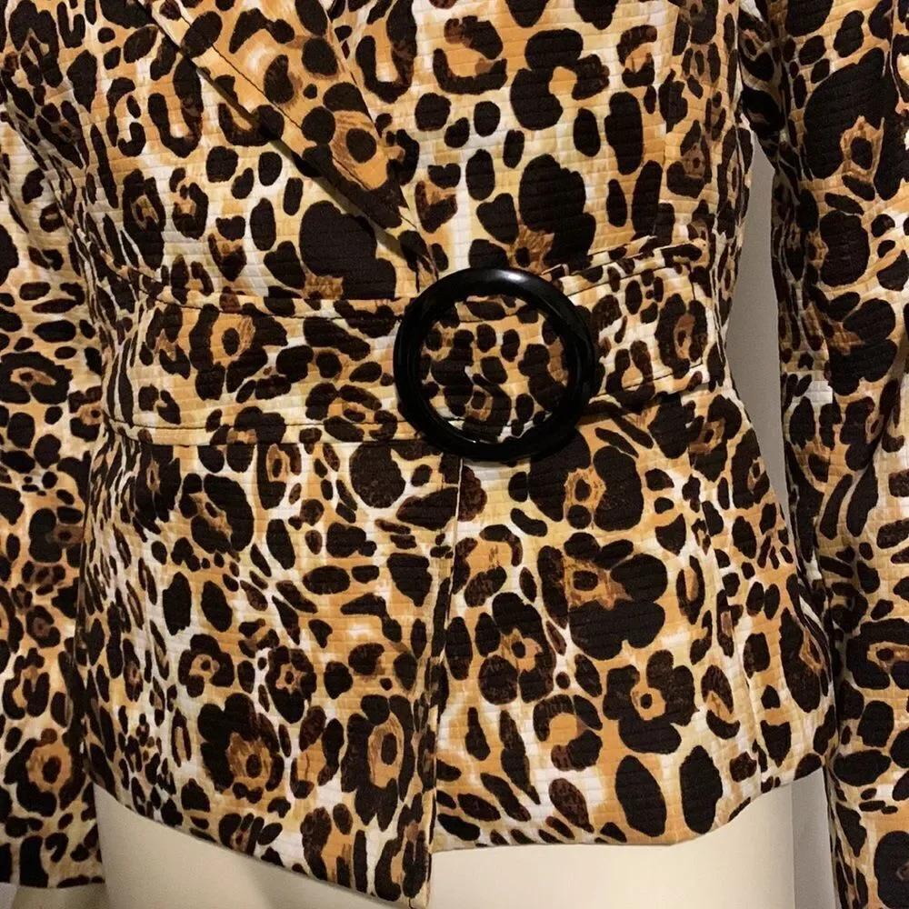 Vintage Isabella quilted animal print blazer jacket. Size 8‎